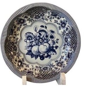 Daher Decorative Ware Blue and White Tin Bowl